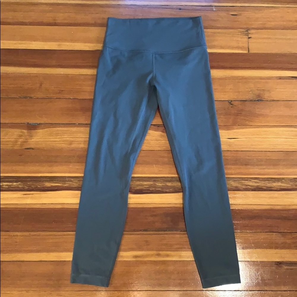 Lululemon 25” align leggings - excellent cond.!